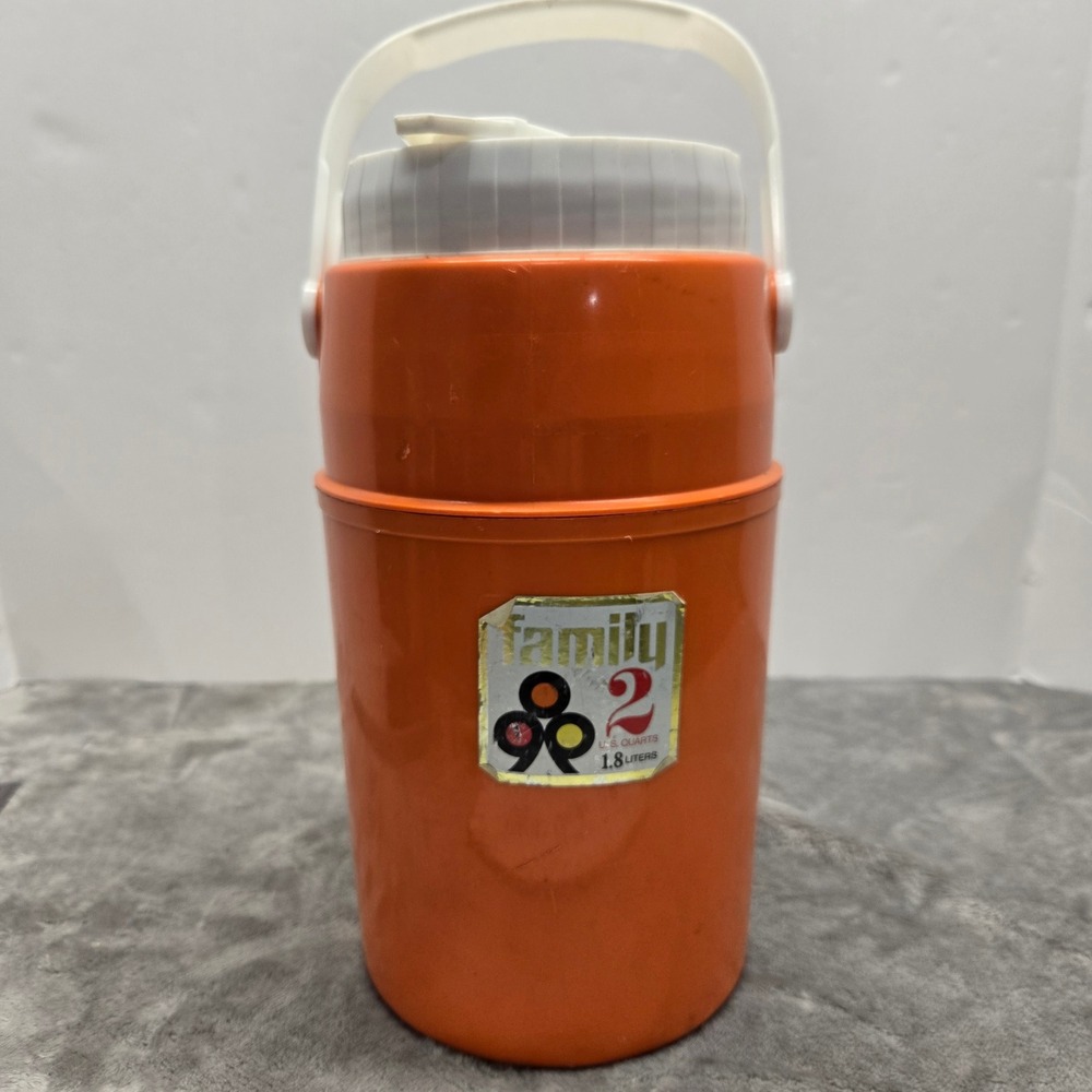 Vintage Family 2 Water Jug Cooler Orange 2 Quart 1.8L‎ Insulated Made in USA